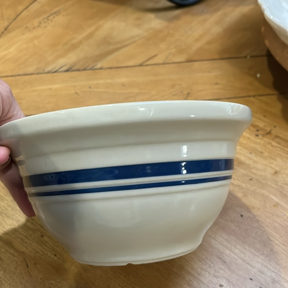 Roseville pottery mixing bowl 8 inch - Picture 4 of 5